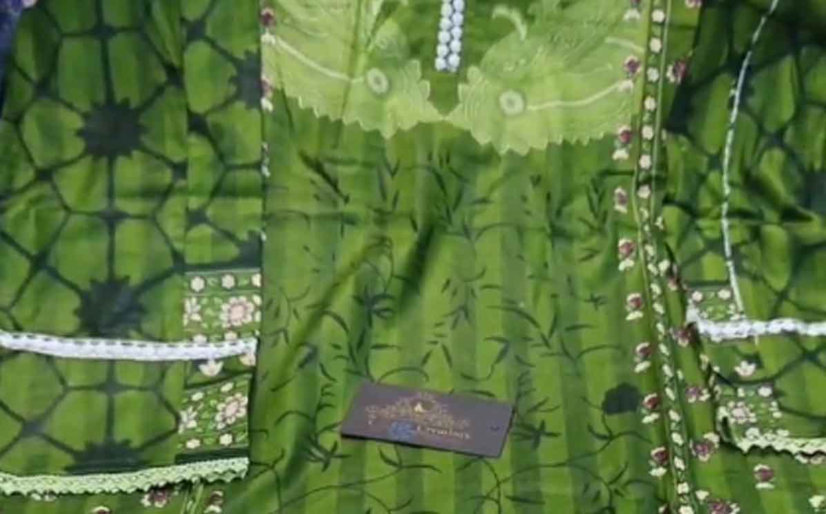 The beauty Stitched Cotton / Crochet laces used on neck & sleeves