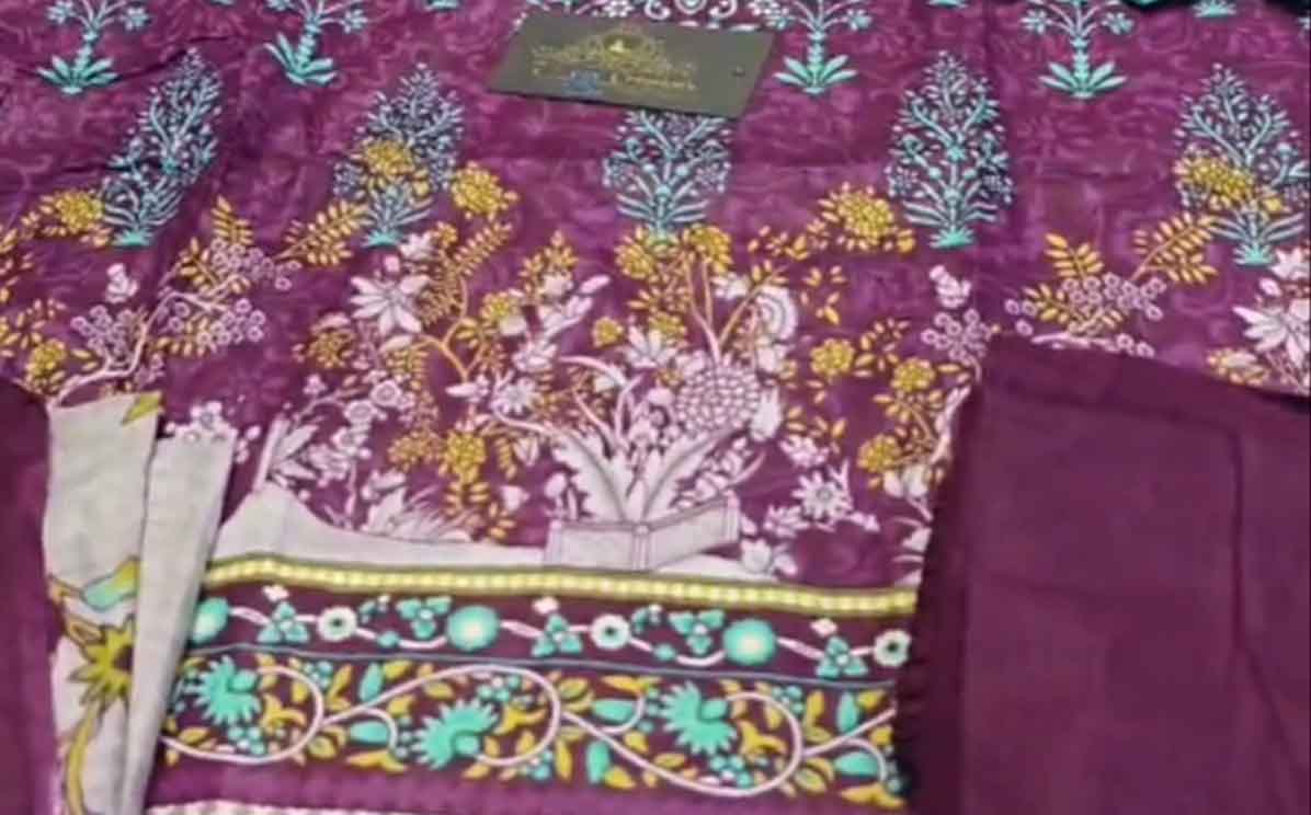 Crochet laces used on neck & sleeves to enhance the beauty