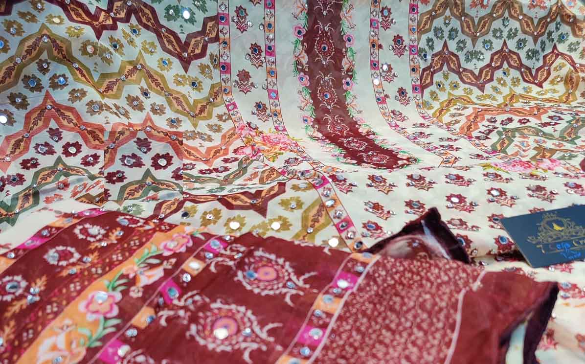 Soft organza with beautiful digital printing Heavy latkans laces 